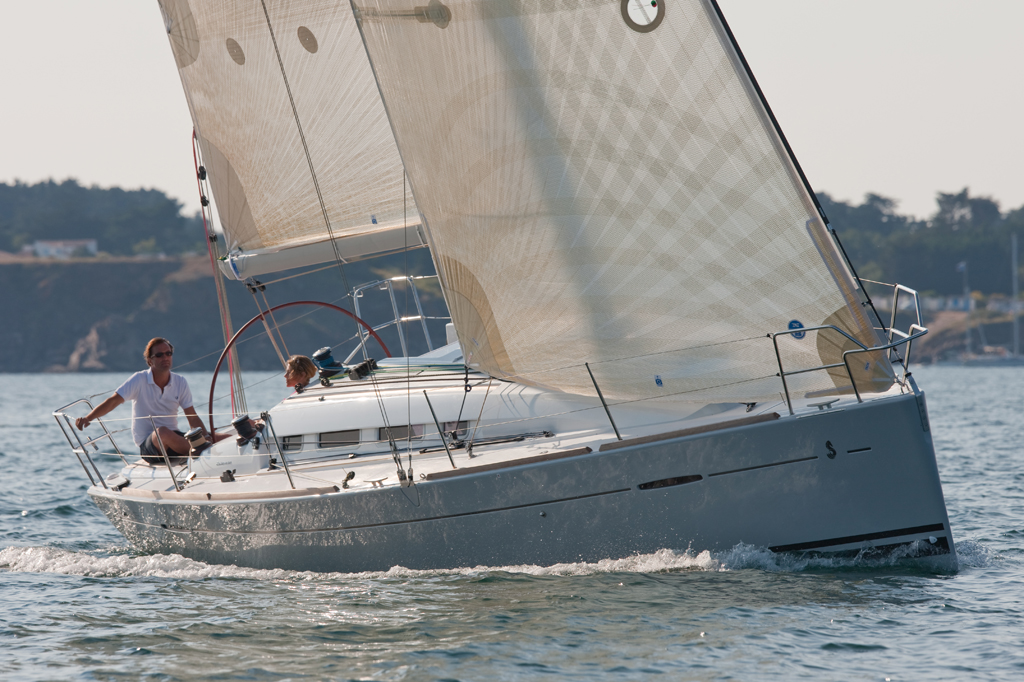 Regattayacht Charteryacht First 35 17